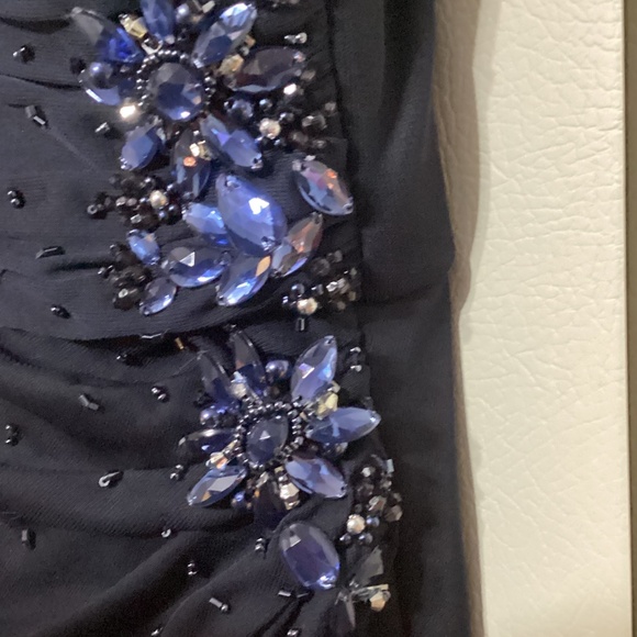 Elegant off shoulder navy evening gown - Picture 4 of 6